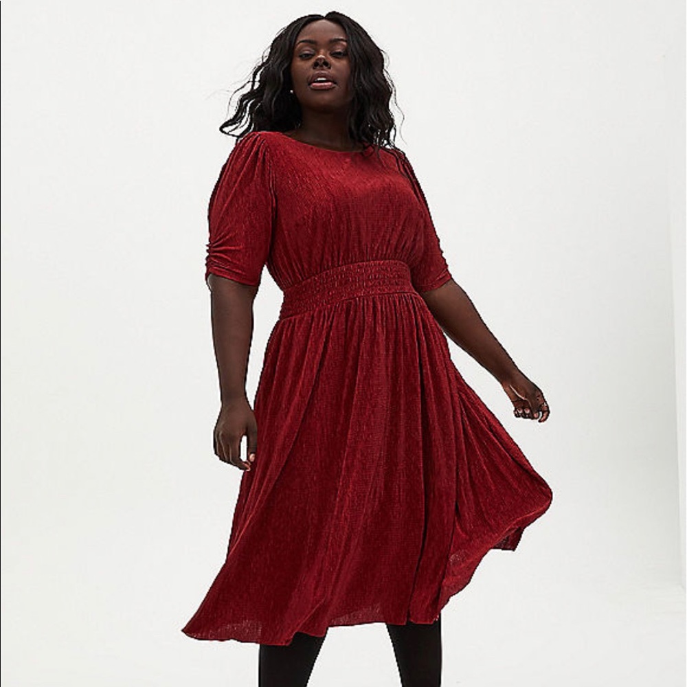 Torrid 5X NWT Dark Red Crinkle Knit Midi Dress